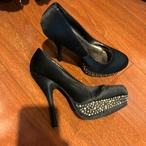 Steve Madden platform 5 1/2 inch rhinestone heels size 7